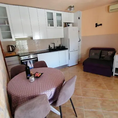 Ruza Apartment Postira